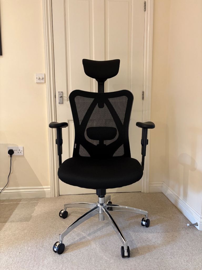 Ergonomic desk chair