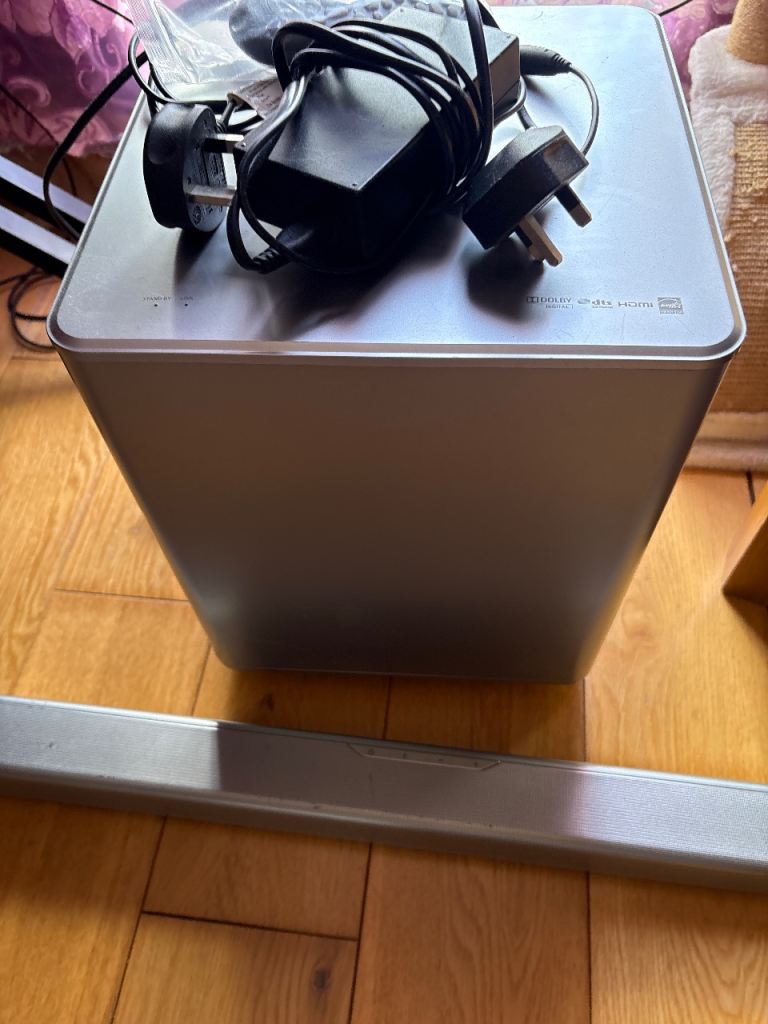 samsung HW-H551 XU sound bar & samsung PS-WH551 subwoofer