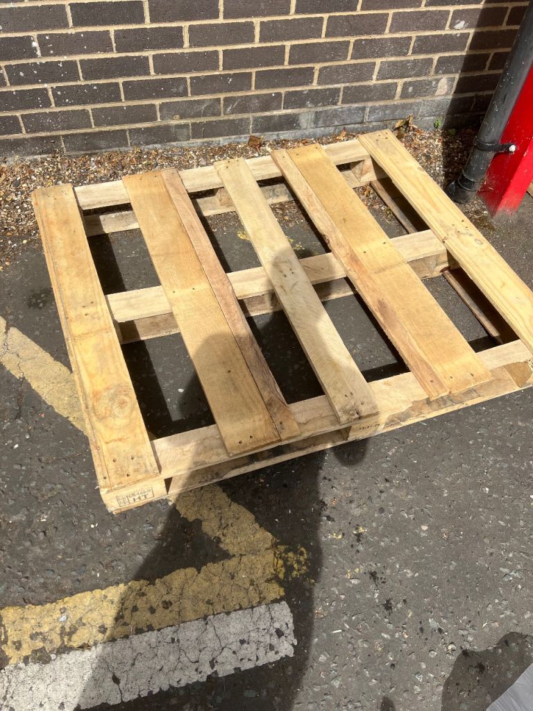 Free pallets to collect - 3 pallets available to collect for free!
