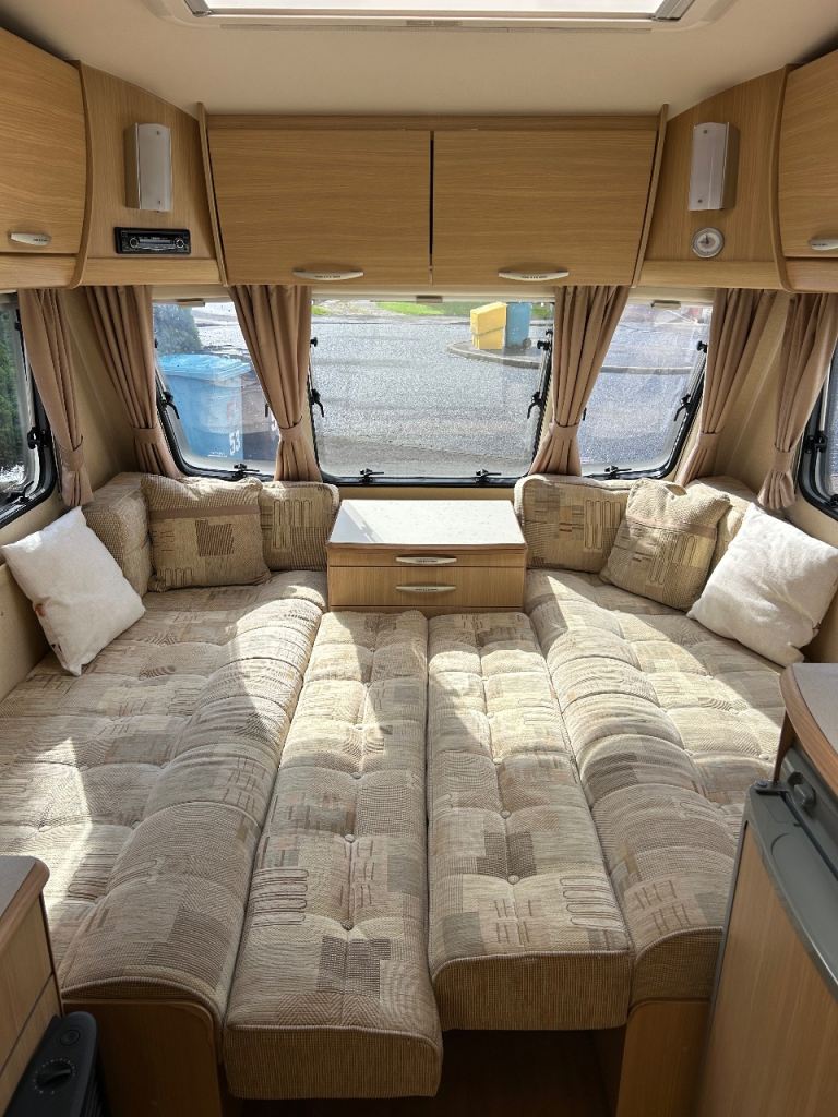 Swift Abbey Vogue 460, 2006 - 2 Berth Caravan with Motor Mover