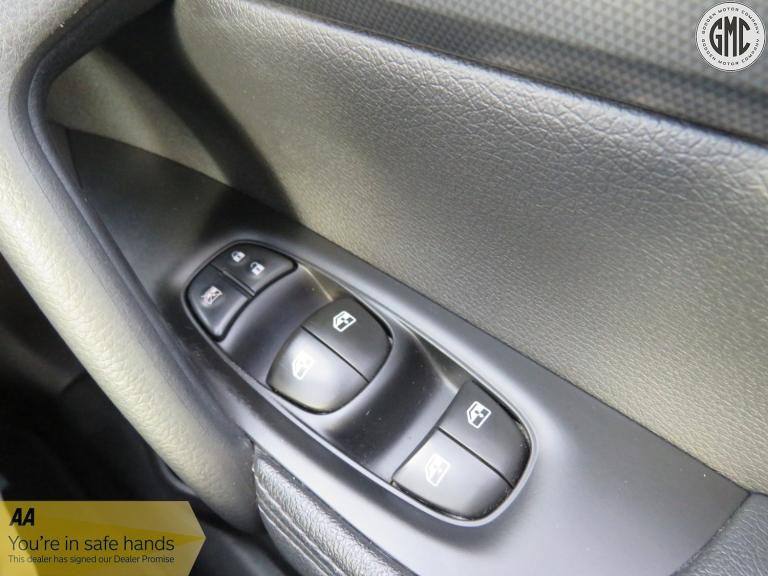 NISSAN QASHQAI 1.5 dCi N-Connecta Full Service History, Satnav 2019