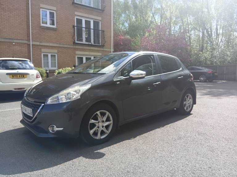 Peugeot, 208, Hatchback, 2015, Manual, 1199 (cc), 5 doors