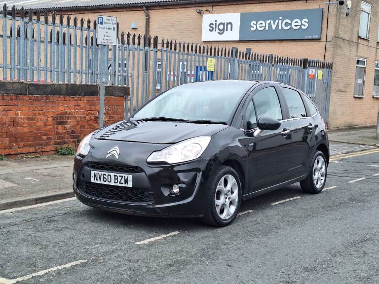 Citroen c3 exclusive 1.6 petrol 5dr automatic black low miles Cheap insurance 
