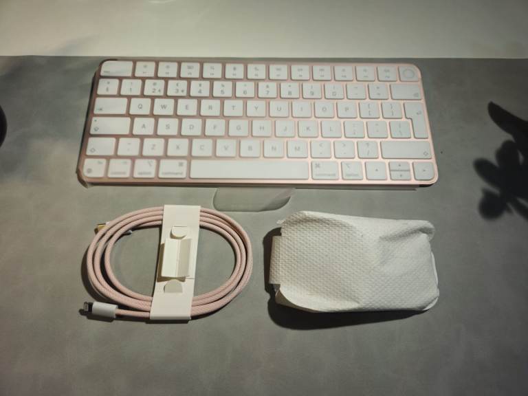 Apple Keyboard & Mouse Brand new set