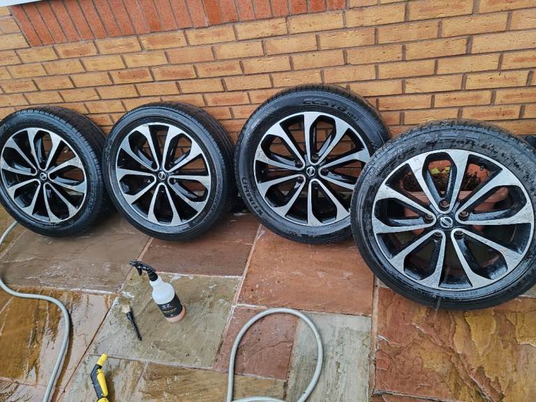 Nissan Qashqai 2006 - 2020 18" Alloy Wheel & Tyre Full Set