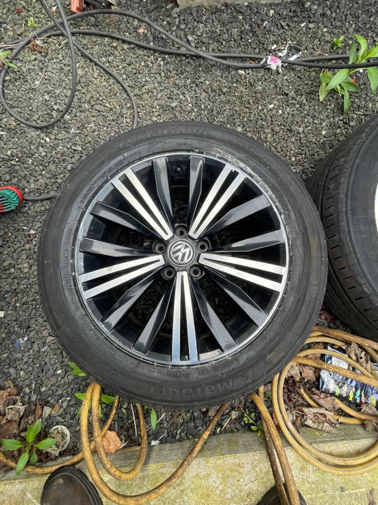 18 inch Volkswagen alloys 