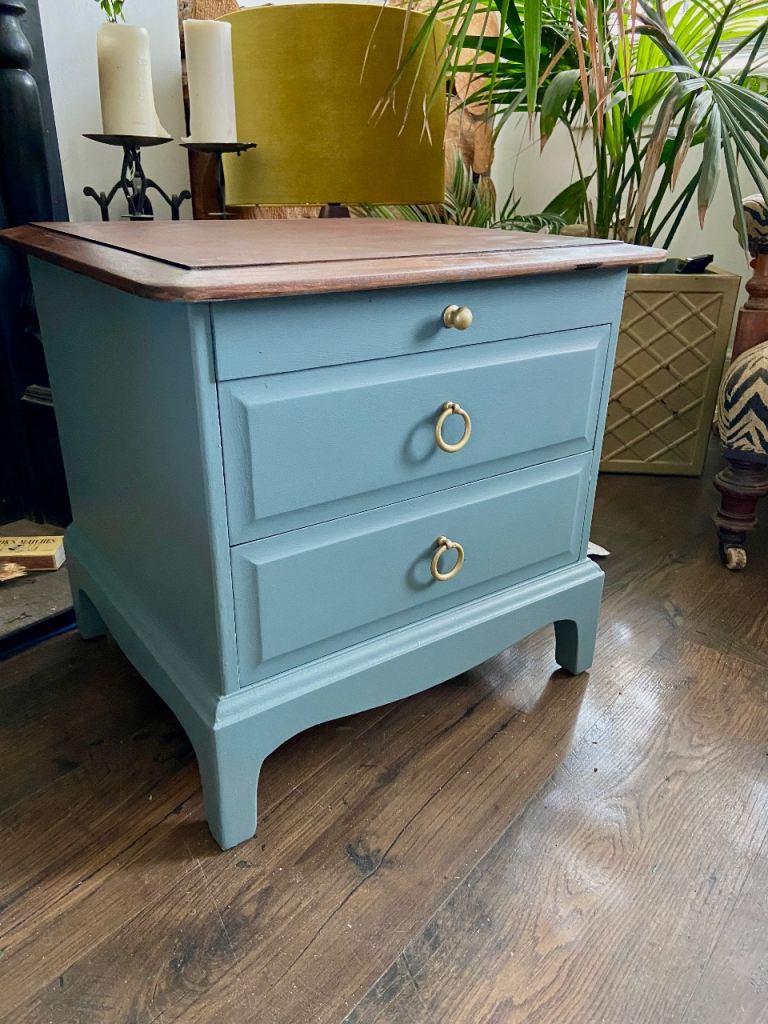 Stag Minstrel Bedside Table With Pull Tray