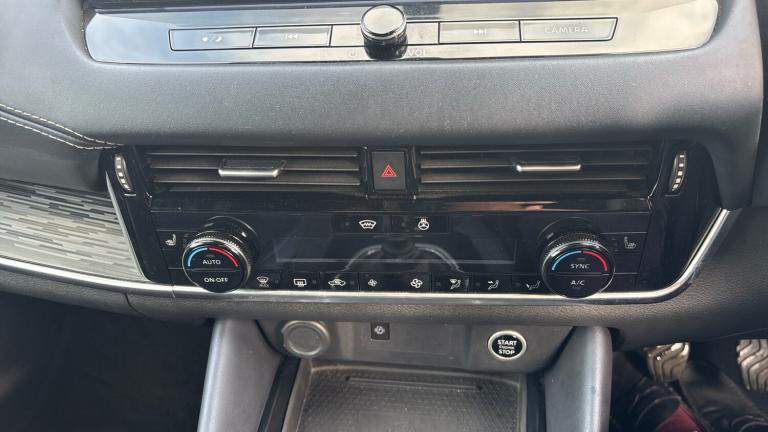 2022 Nissan Qashqai 1.3 DiG-T MH Tekna 5dr Petrol Hatchback Hatchback Petrol Manual