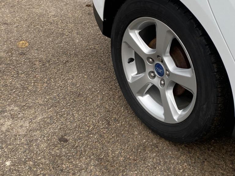 2014 Ford Focus 1.0 EcoBoost Zetec Navigator 5dr HATCHBACK PETROL Manual