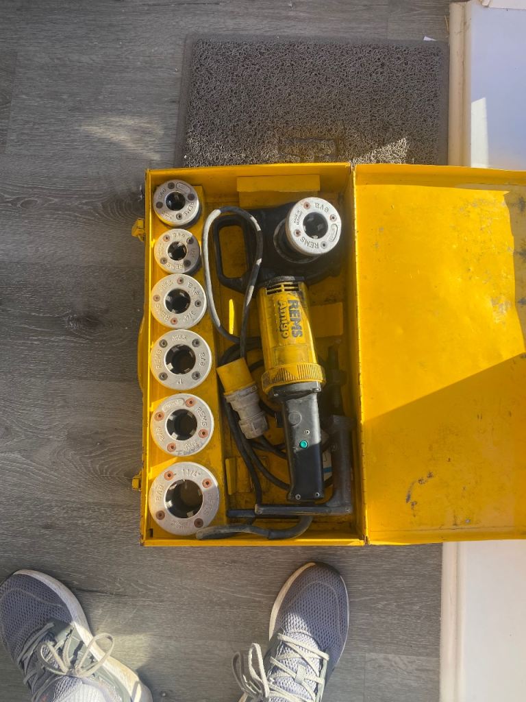 110 amigo threading gun