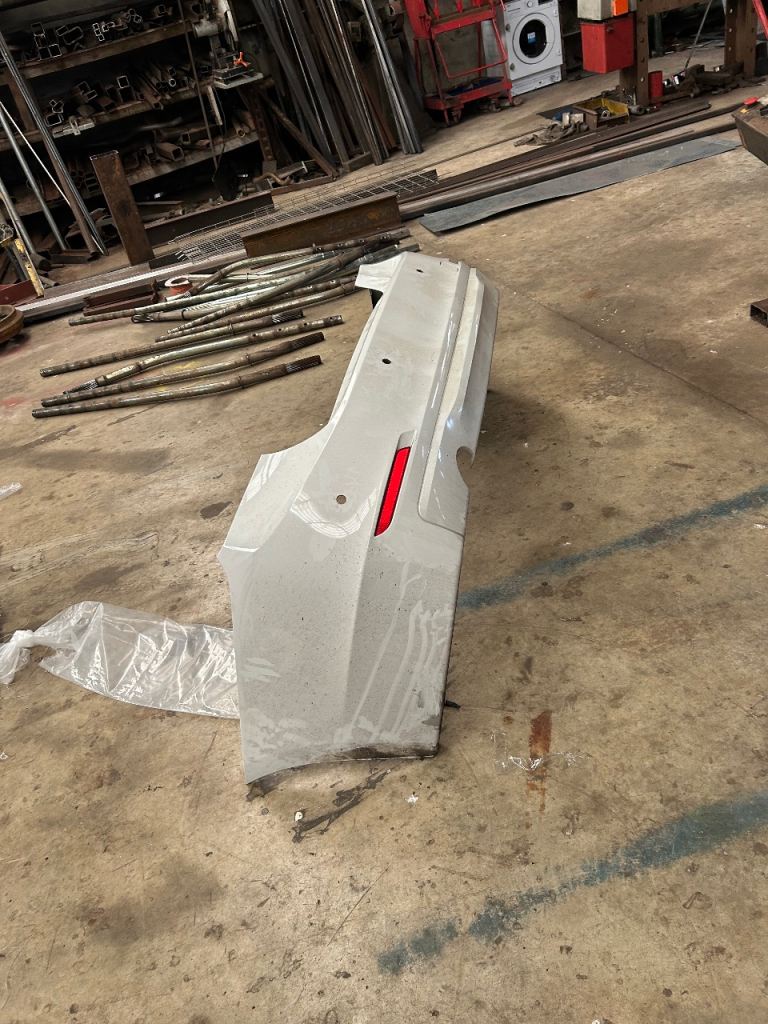 F30 bmw rear bumper white