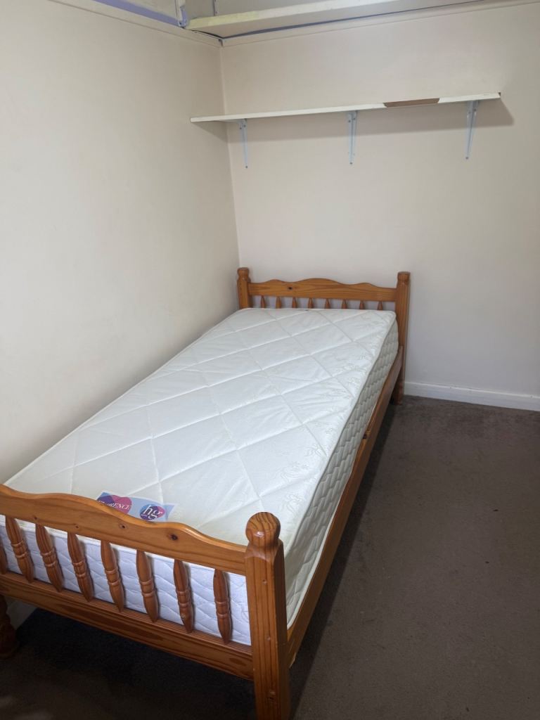 Single room to let