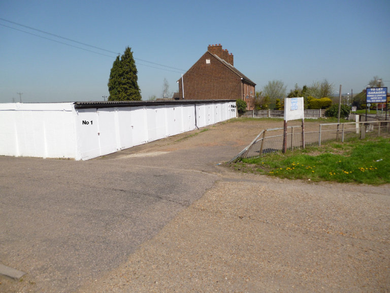 Lockup Garages to Let at Moor Hall Farm, Aveley, RM15 4XA