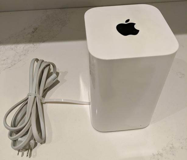 Apple AirPort Extreme A1521 (6th Gen) 2.4 & 5Ghz Wi-Fi Wireless Router up to 1.3Gps,