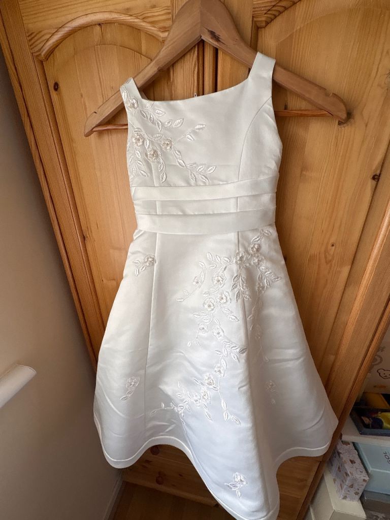 Beautiful White Flower Girl Dress with Embroidery – As Good As New