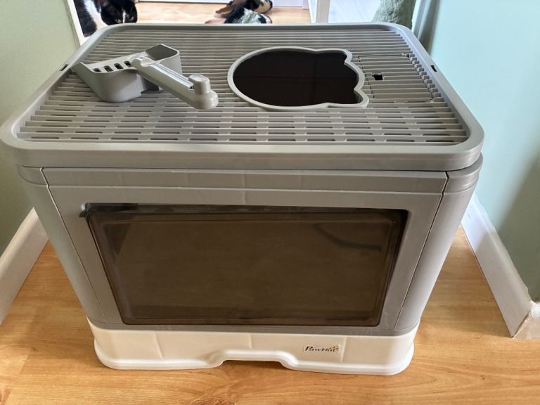 Cat litter tray 