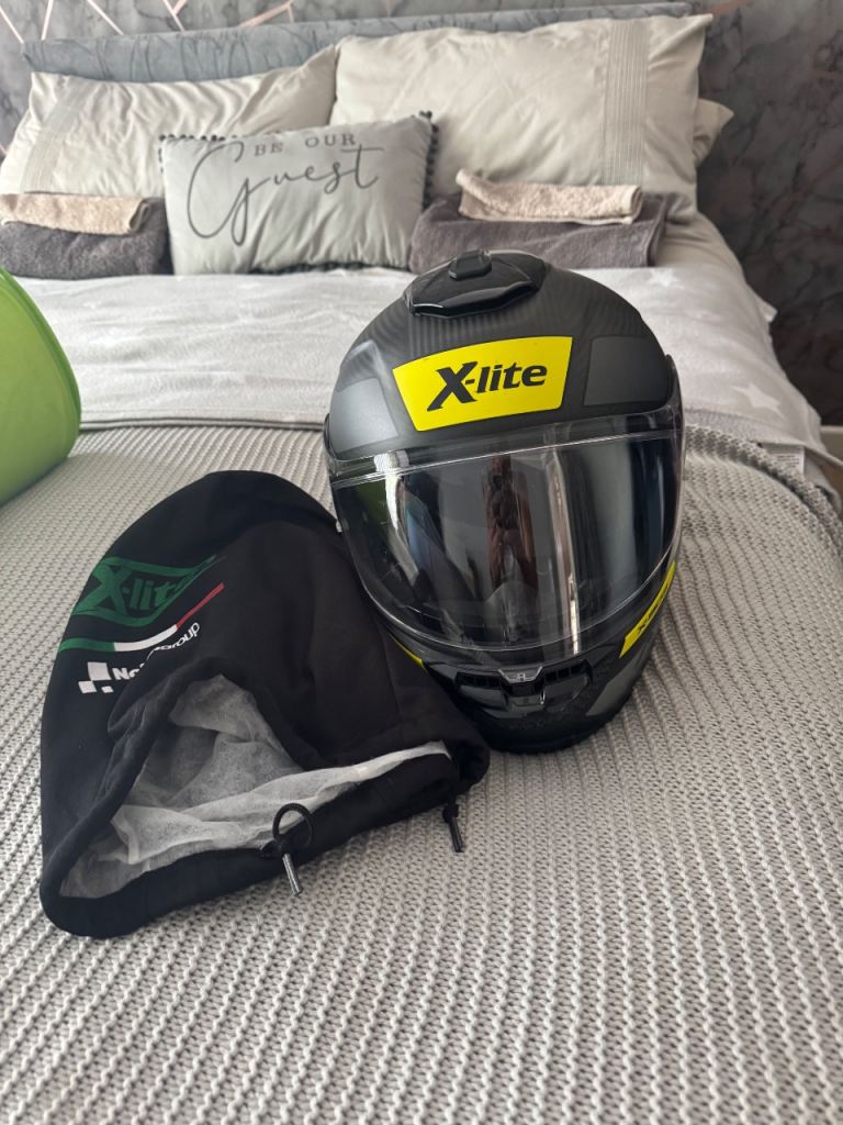 Motorcycle helmet  902 carbon 