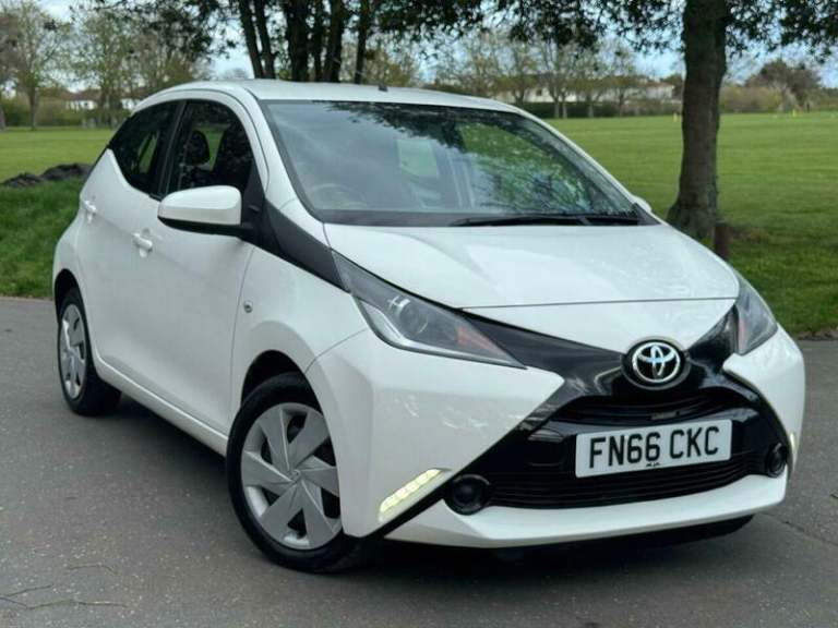 2016 Toyota AYGO 1.0 VVT-i X-Play 5dr HATCHBACK PETROL Manual