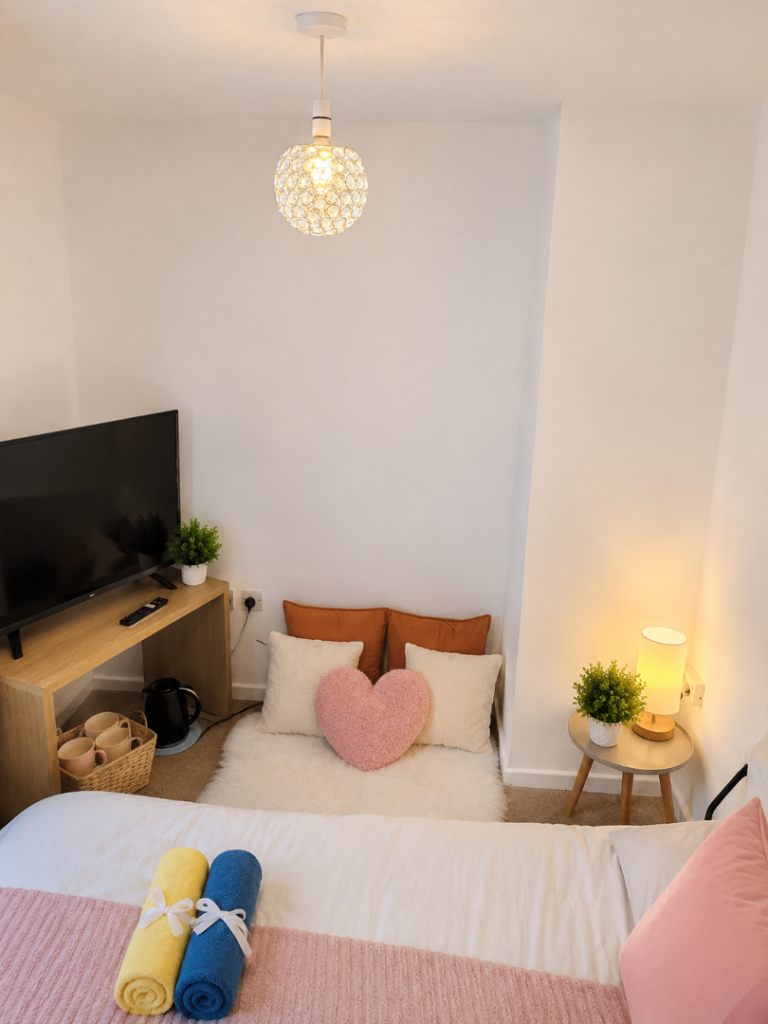 🇮🇳 INDIAN clean Budget room fully furnished affordable place for people who work hard or study 