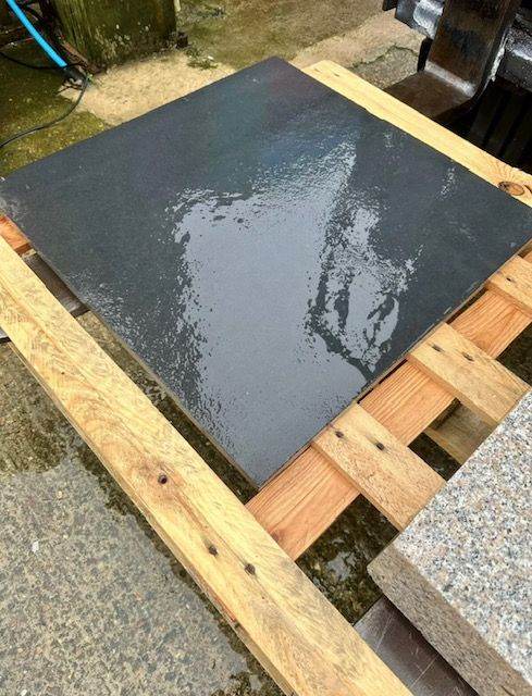 MARSHALLS BLACK LIMESTONE - 600 X 300 X 22MM - ONLY £22 PER M² - HUGE SAVING!!