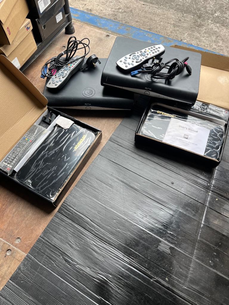 JOB LOT sky box, freeview box, digi box. WiFi tv box. 