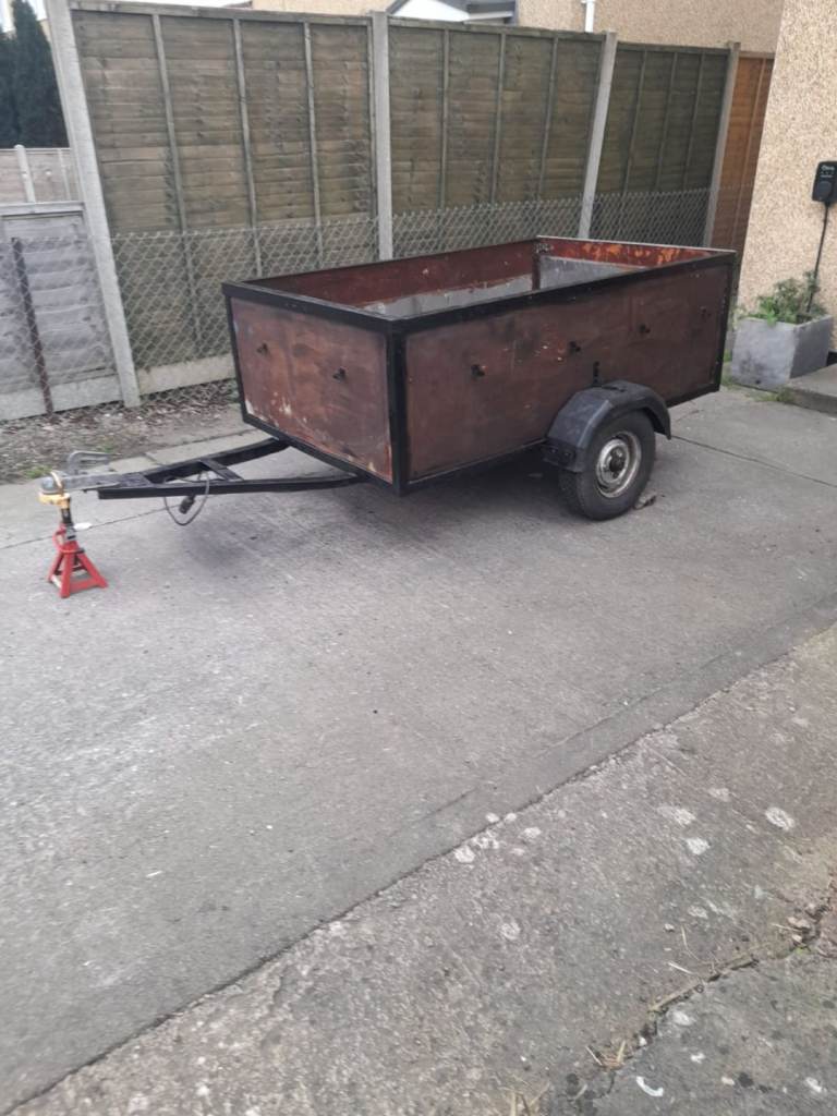 For sell 6 x 4 trailer with drop down tailgate 