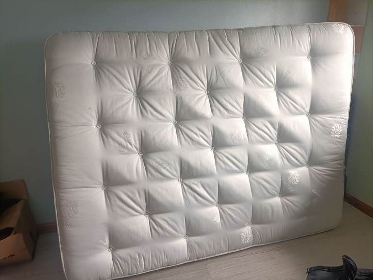 Dreams Maidstone King Size 5' Mattress Pocket Sprung – Great Condition