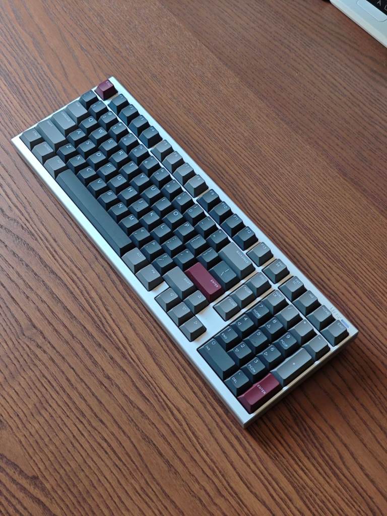 IQUNIX Fox 99 Mechanical Keyboard with Carry Case – Good Condition