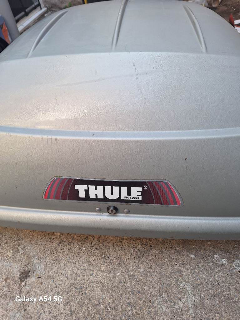 Car roof box 