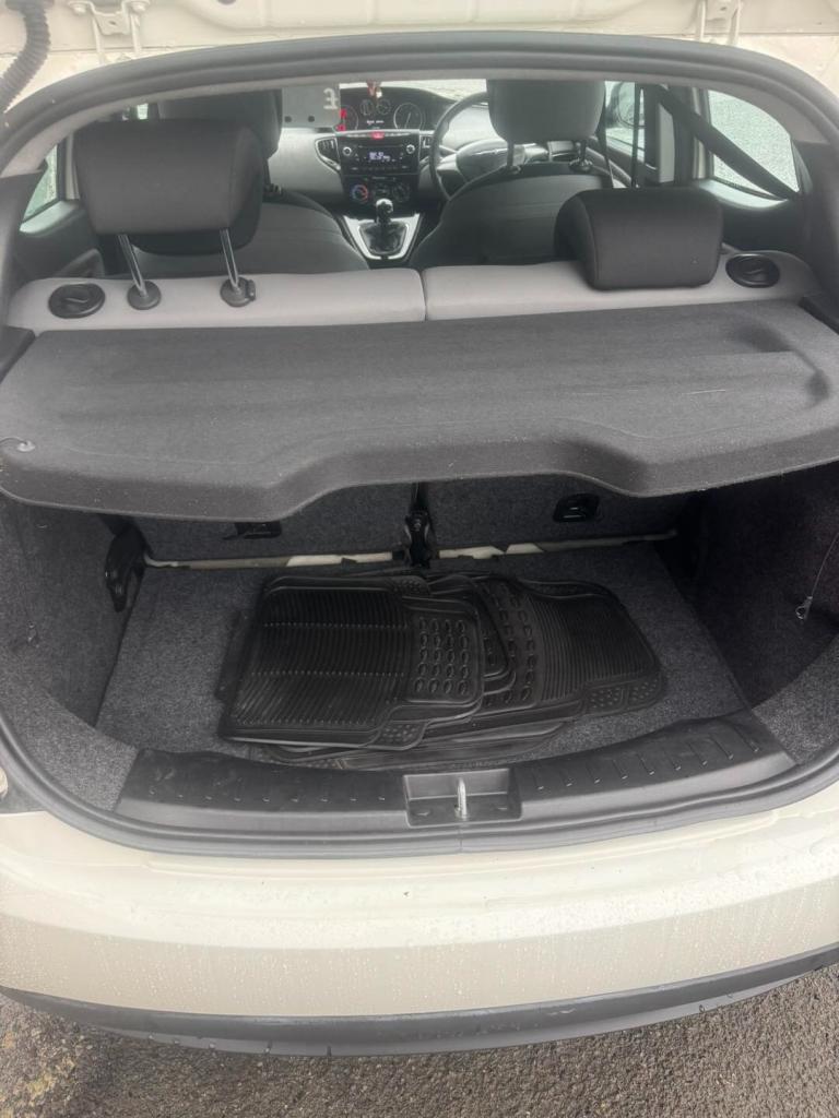 2012 Chrysler Ypsilon 1.2 S 5dr HATCHBACK Petrol Manual