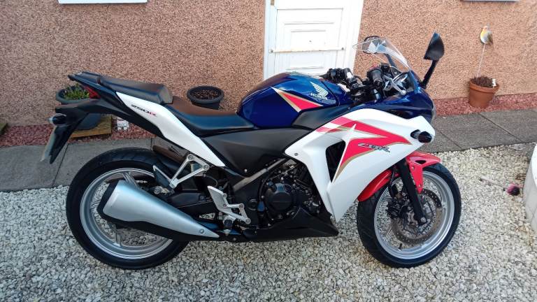 SUPERB CONDITION HONDA CBR250R-B, 0NLY 6K MILES, FULL YEARS MOT AND FULL HISTORY