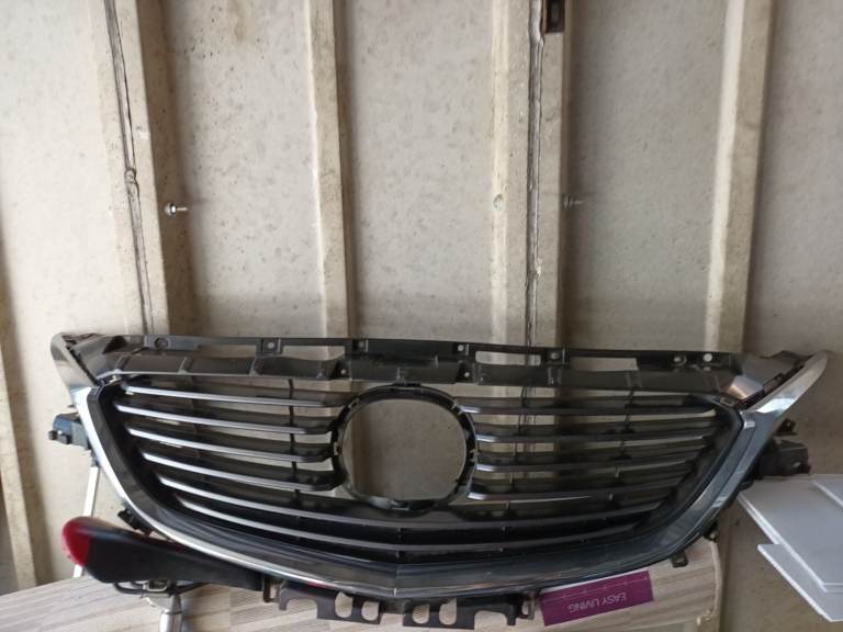 Mazda 6 front grill for sale, good condition