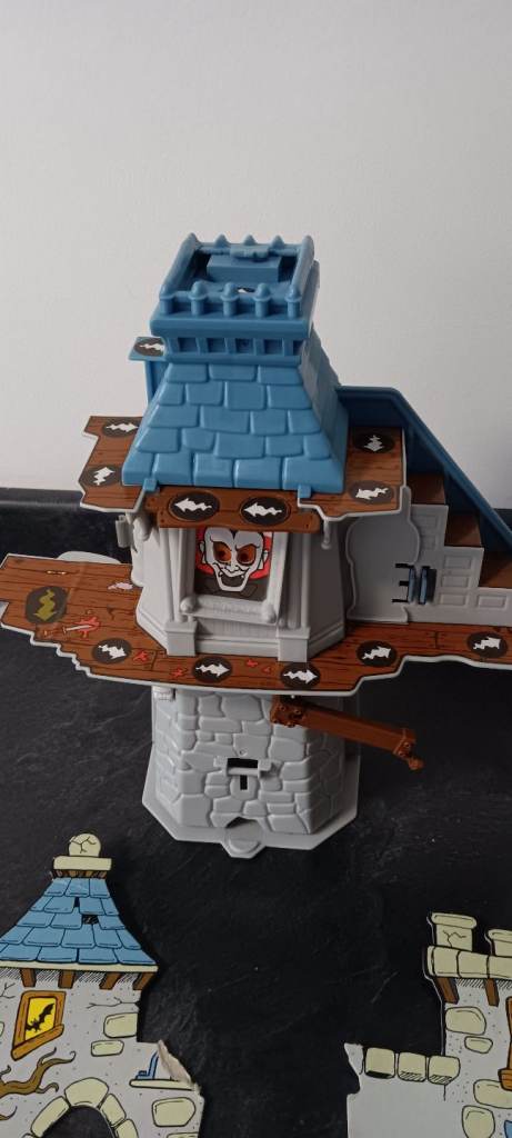 Scooby-doo 3D Haunted House board game. 99% complete.