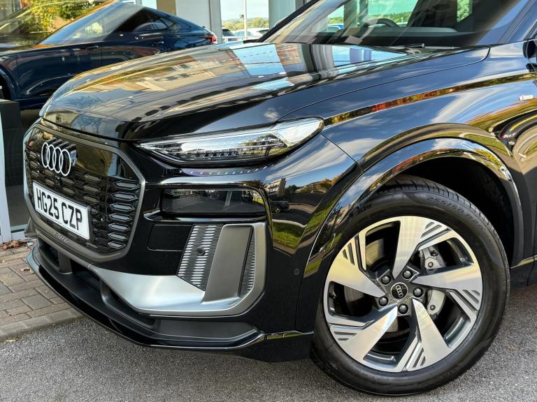 2025 Audi Q6 e-tron 83kWh S line SUV 5dr Electric Auto (252 ps) ESTATE Electric Automatic