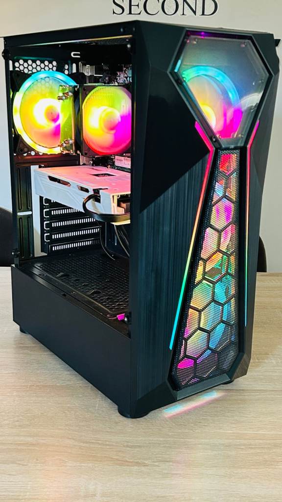 Gaming PC Ryzen 5 SIX CORE | 8GB AMD RX | 16 GB + SSD 