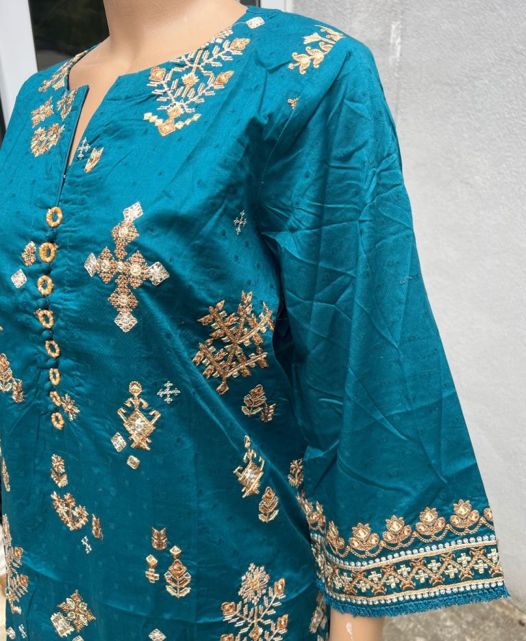 Pakistani 3 piece women Khaadi suit size Medium 