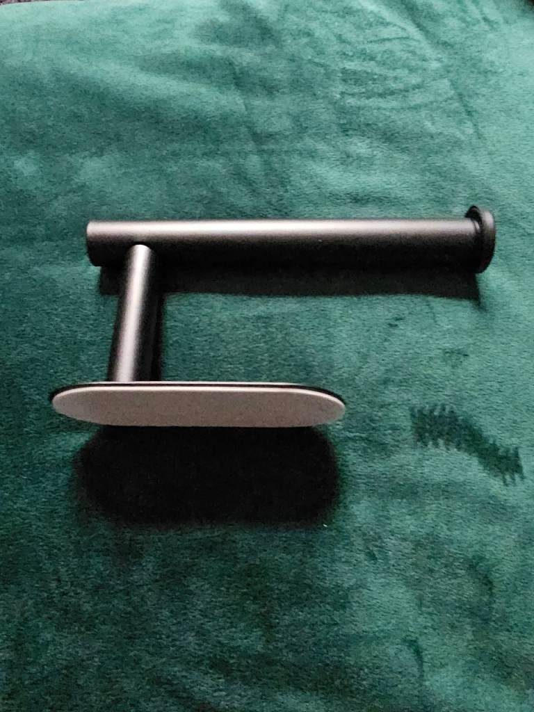 Toilet roll holder
