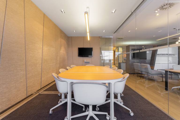 High Wycombe - HP14 3FE \ Large Office Space with a Flexible Layout for Up to 10 Desks