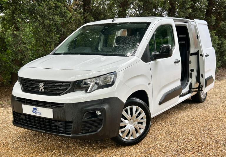 71(21) PEUGEOT PARTNER Professional L2 LWB 5 Seat Crew Van 1.5HDI Eu6 1 Owner