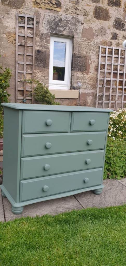 PINE WOOD CHEST DRAWERS AND BEDSIDE TABLE