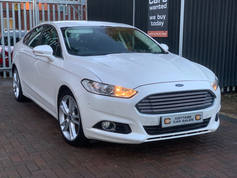 2015 Ford Mondeo 2.0 TDCi Titanium Hatchback 5dr Diesel Manual Euro 6 (s/s)