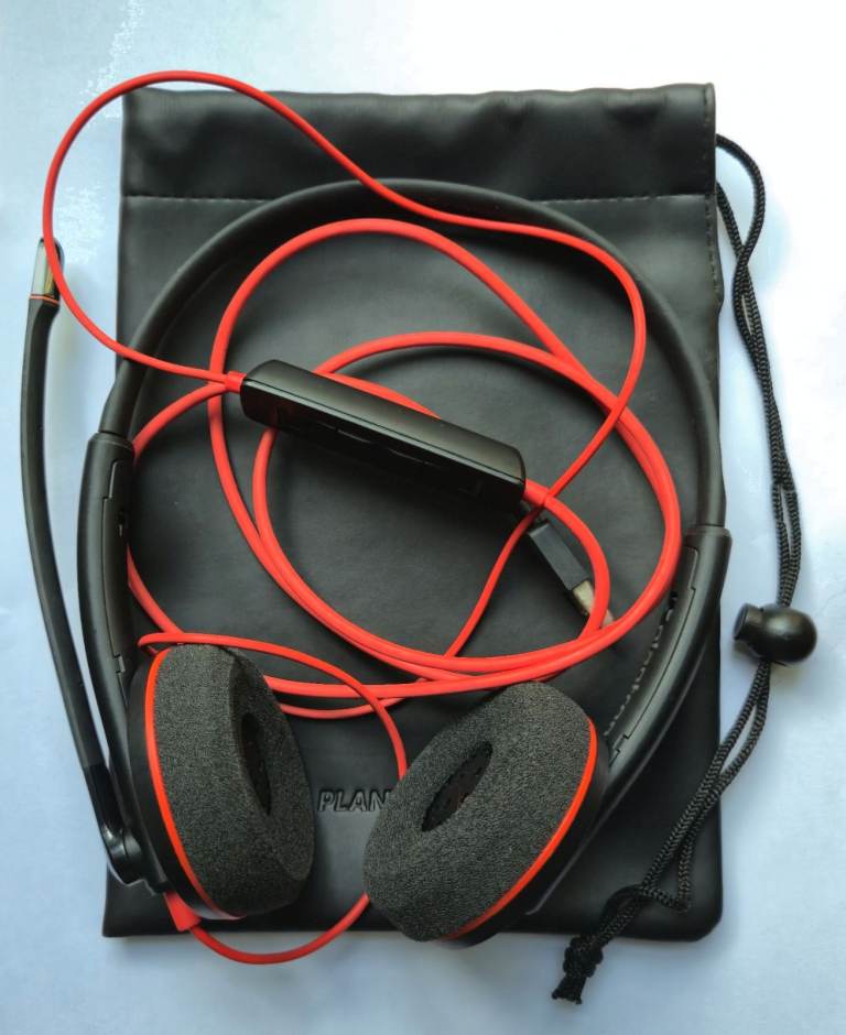 Plantronics C3220 headset - unused, as new.