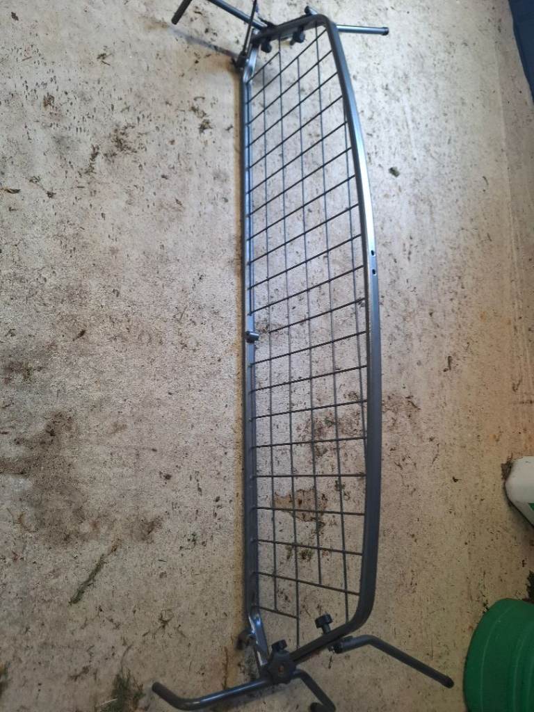 TRAVALL Dog Guard for Ford Kuga Mk1 2008-2012 (TDG1365)