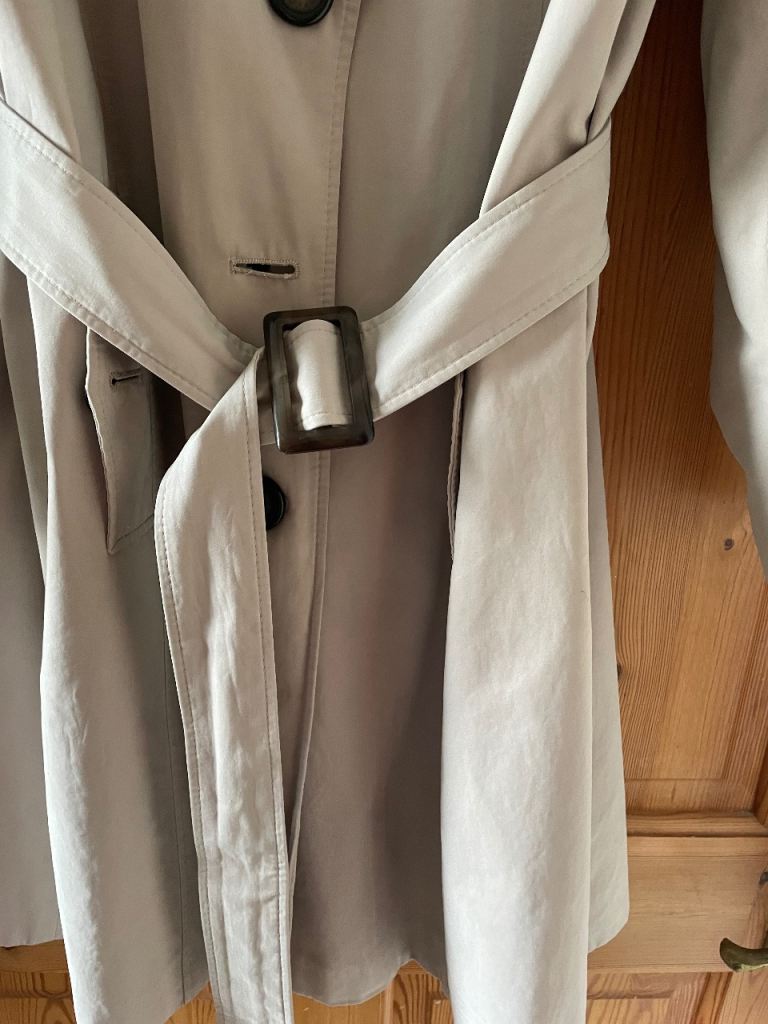 Cream 3/4 Trench coat - size 16