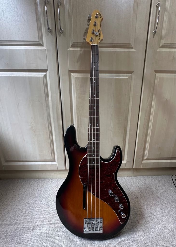 Line 6 Variax 700 bass guitar (for parts only)