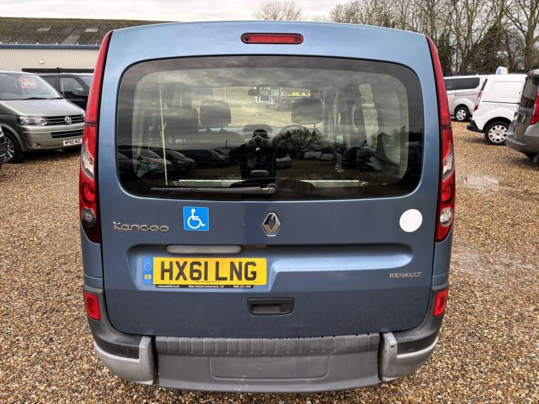 RENAULT Kangoo WHEELCHAIR ACCESSIBLE VEHICLE WAV 1.5 dCi Expression 2011