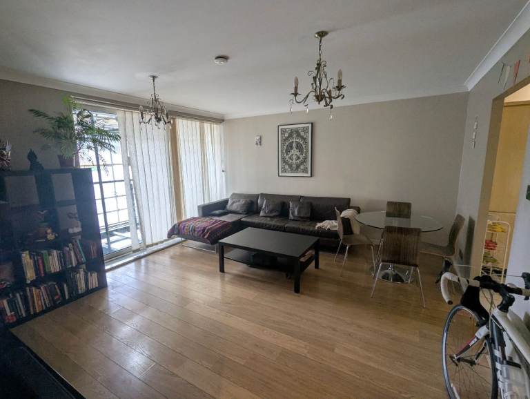 2 Bed Flat, Boardwalk Place, E14