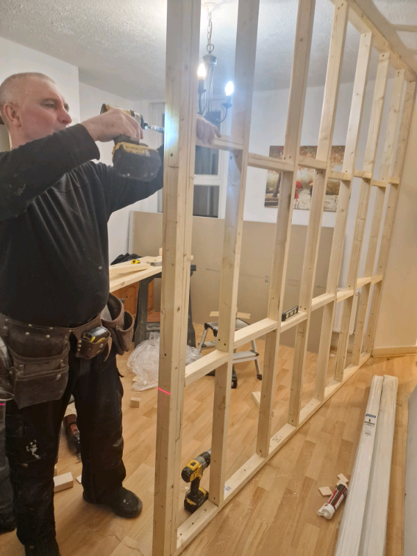  TWO Experience Carpenter/Joiner & Tiler looking for work !