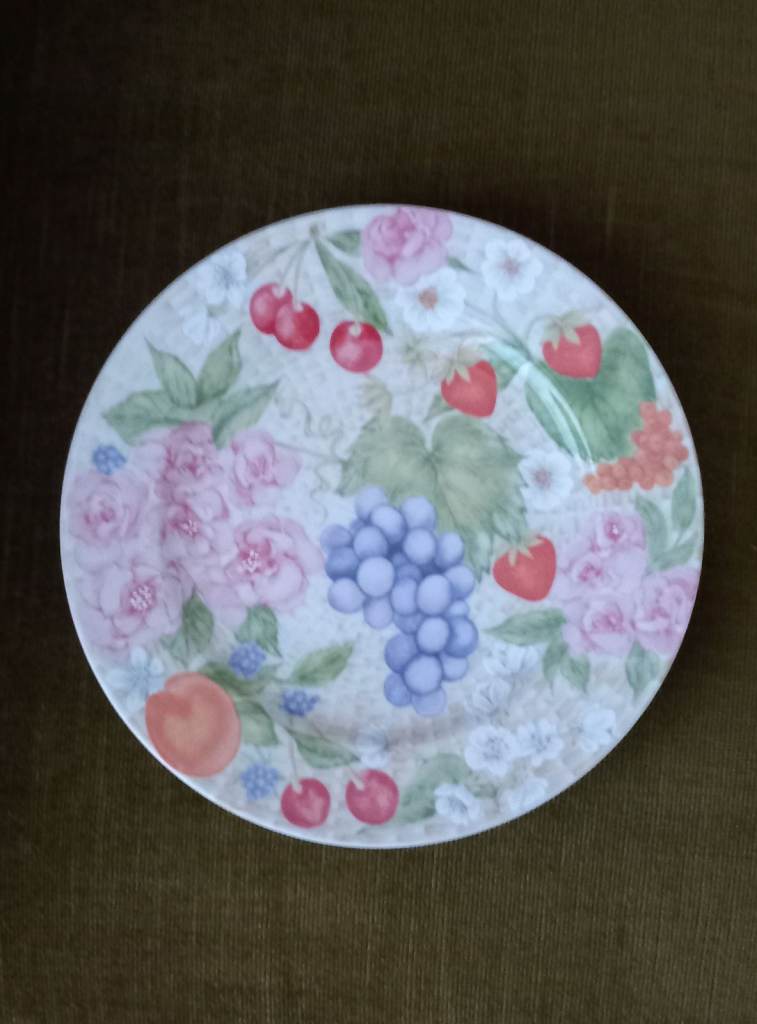 Acorn The Fruit Garden Decorative Plate - Good Condition