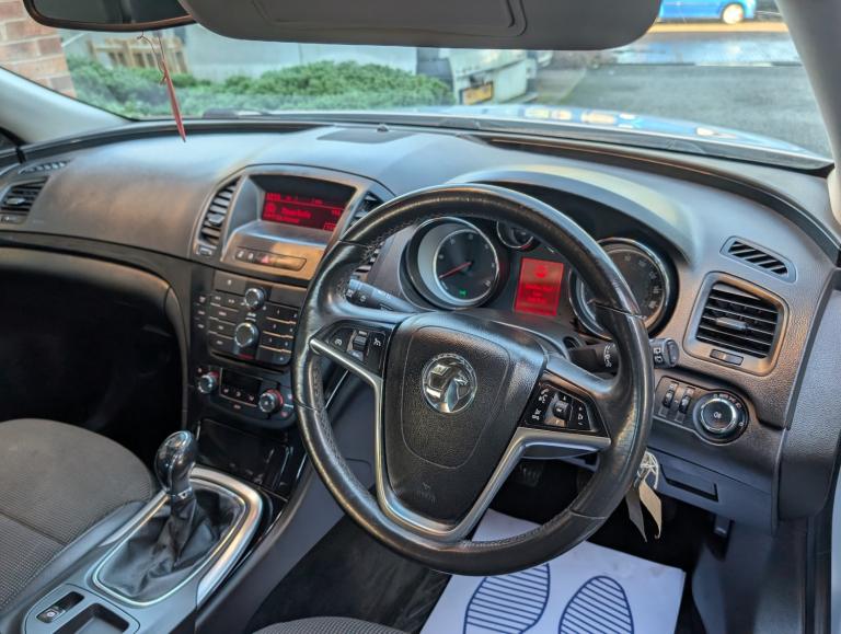 2013 Vauxhall Insignia 2.0 CDTi SE [160] 5dr HATCHBACK Diesel Manual